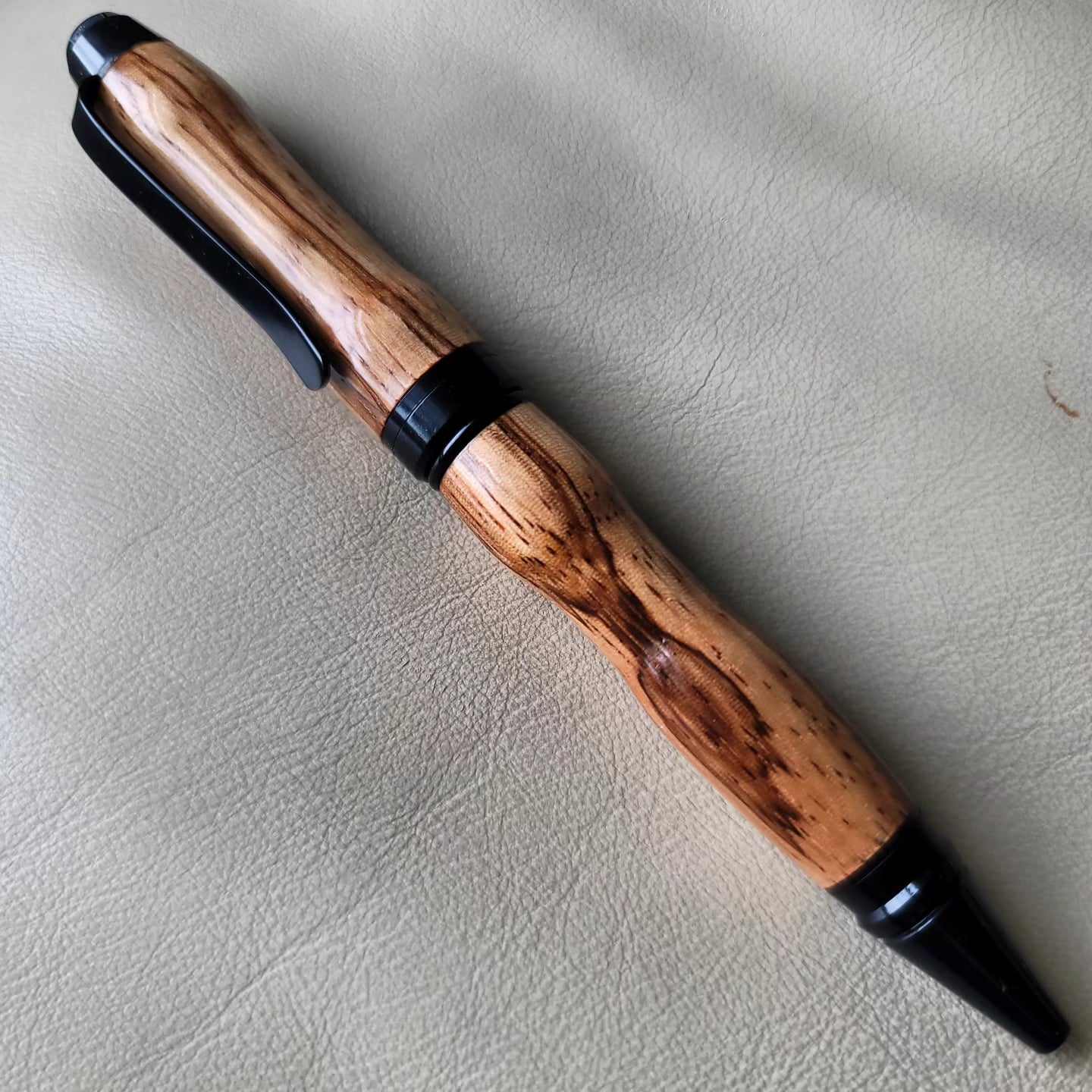 Cigar Twist Pen