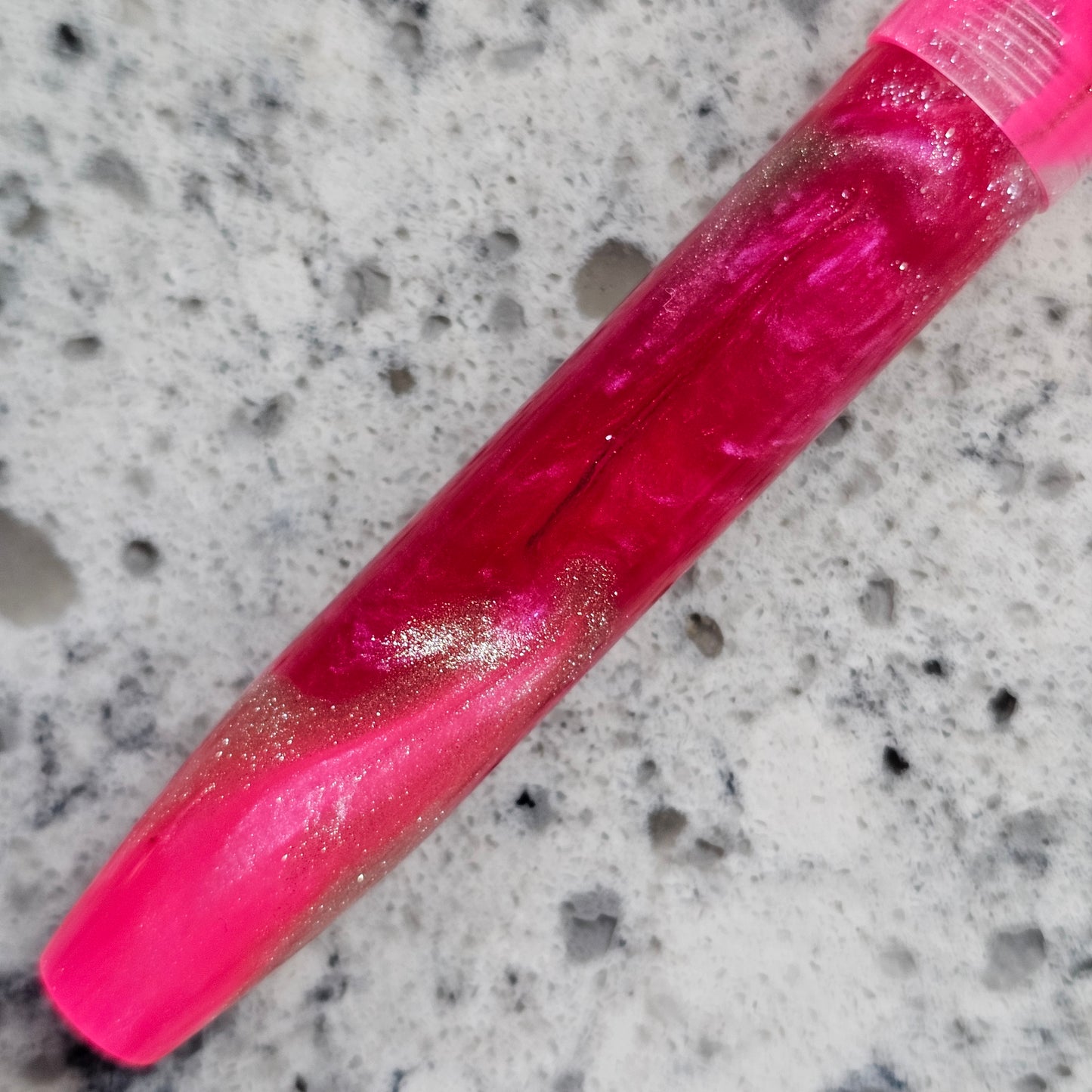 Frosted Carnation Floral Rollstop