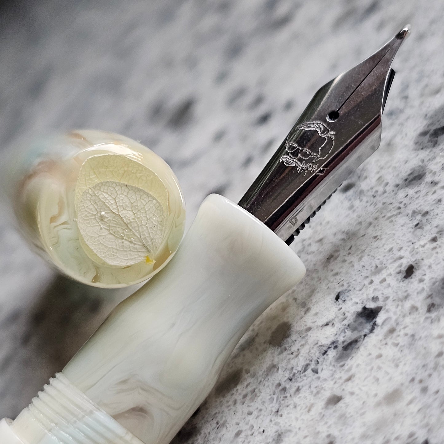 Tropsicle Floral Finial Fountain Pen