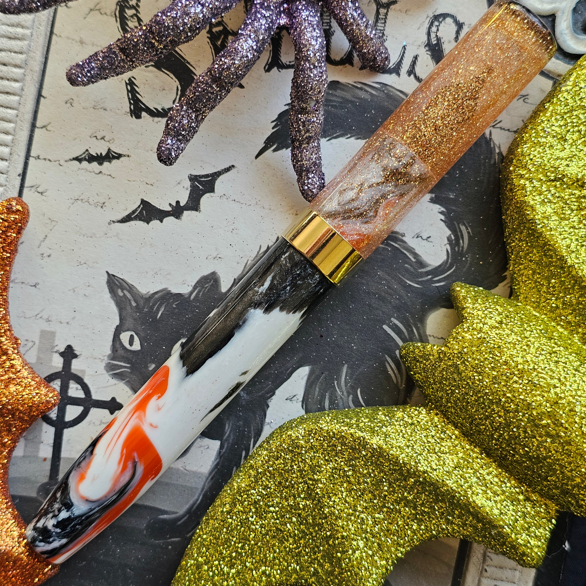 Spooky Sparkle Floral Finial (Broad Nib)